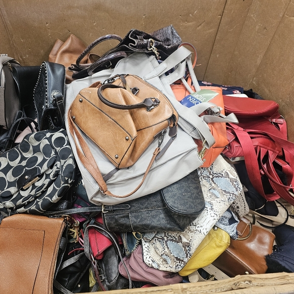 Like to be notified. Straight outta the bins, pants parties, bag shows, etc... - Picture 3 of 5